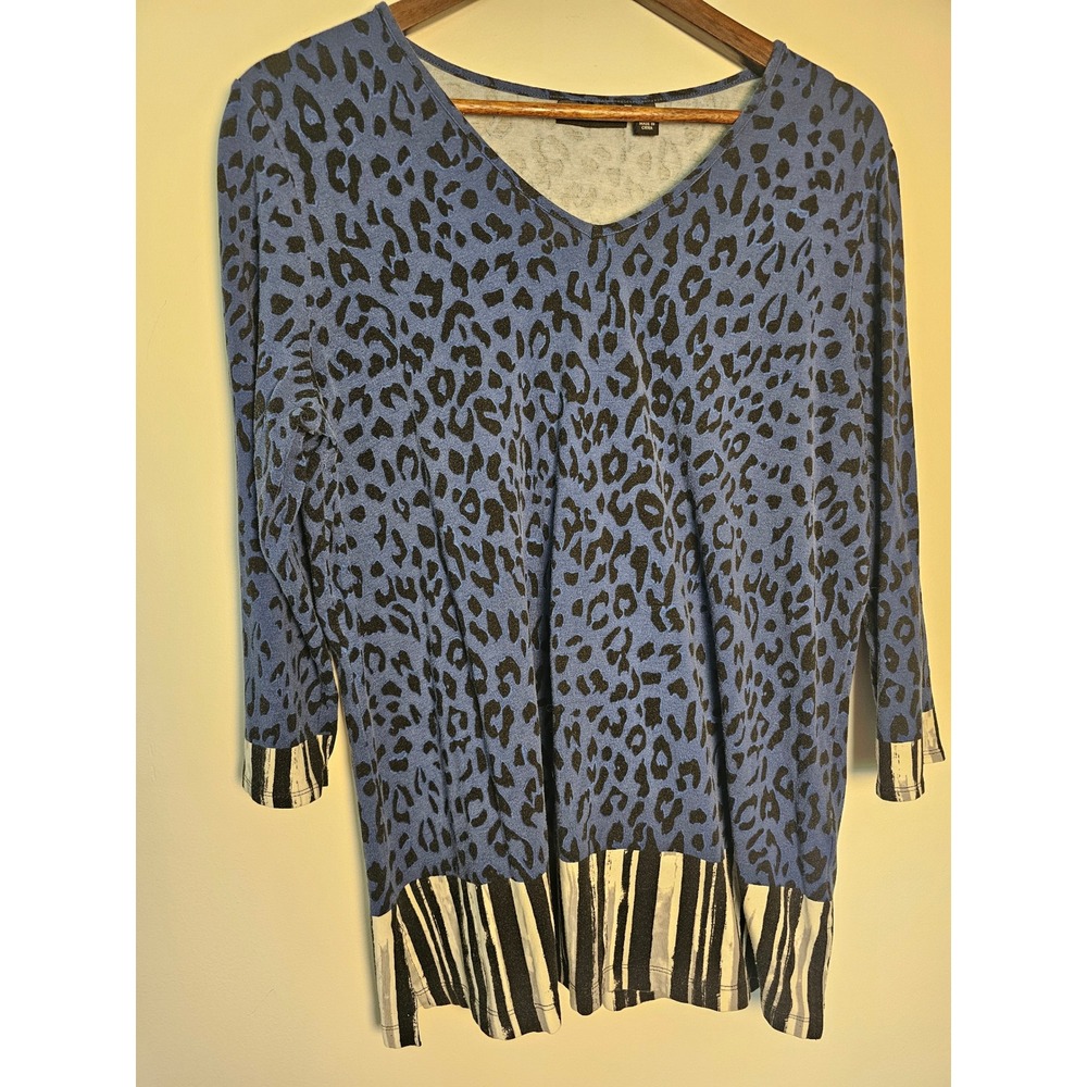 Animal Print Susan Graver Weekend Top Womens Large Blue Leopard Striped V-Neck